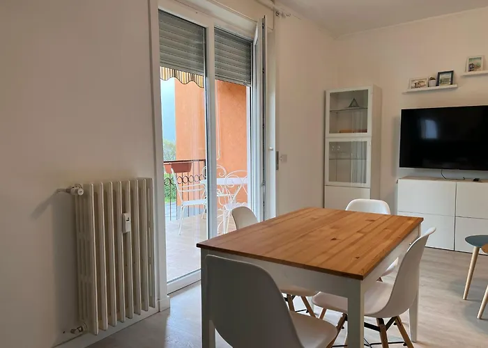 Daire Kibilu - Elegant View - Balcony & Parking Luino