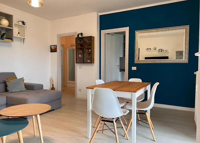 Kibilu - Elegant View - Balcony & Parking Apartment Luino